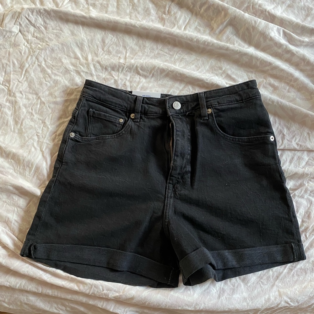 H&M Ultra High Waist Mom Shorts